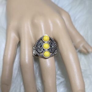 Paparazzi Silver Ring with Yellow Highlights Strech